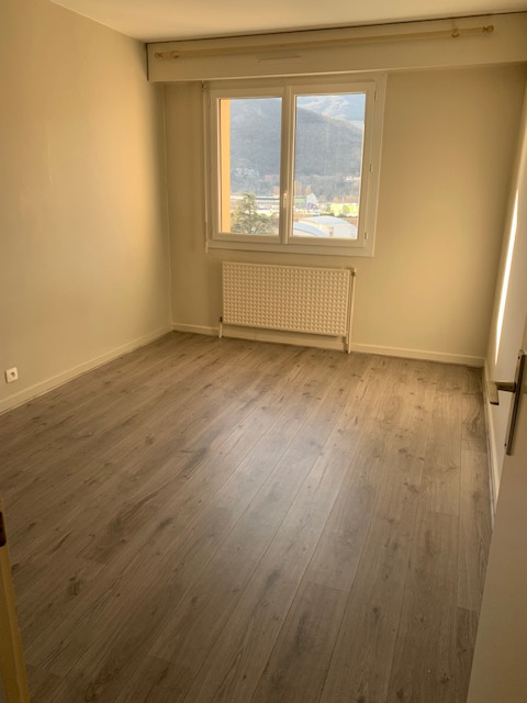 Appartement - 94 m2 - 5 pièces
